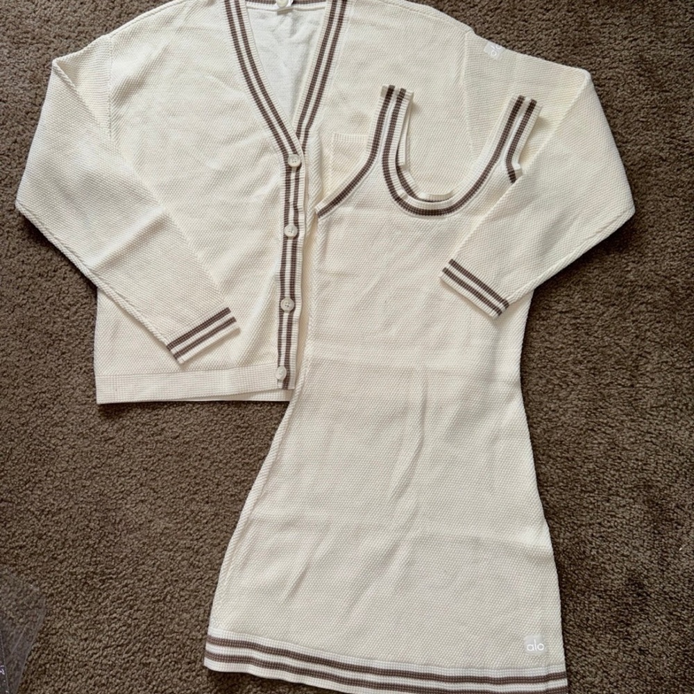ALO Yoga Cream and Brown Knit Set - Picture 3 of 5
